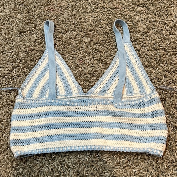 Crocheted Cropped Top Juniors (M) - Picture 5 of 7